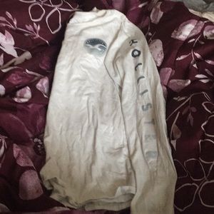 Hollis yer long sleeve💕 size medium